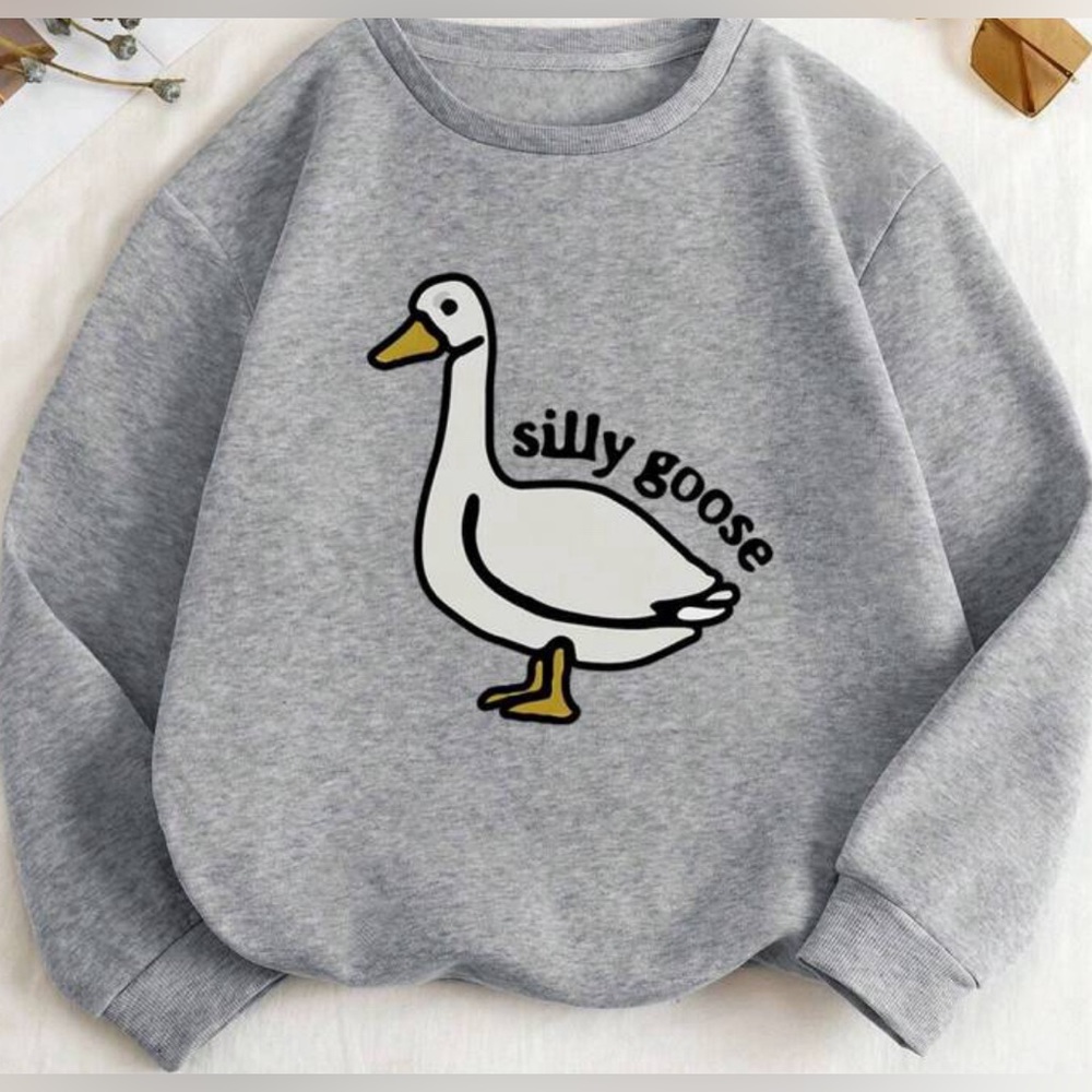 Silly goose graphic sweatshirt NEW !